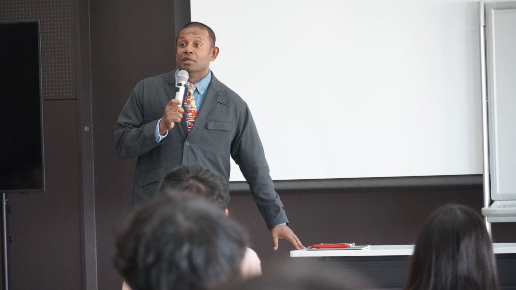 「違いを楽しみ、力にかえる」をテーマに熱弁するダイバーシティスピーカーにしゃんた